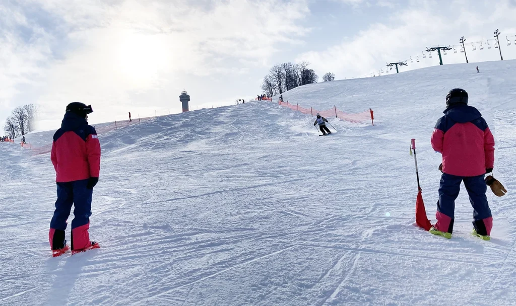 サンタスキースクール　1級検定の様子